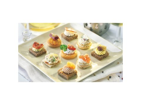 Tartine salate assortite vassoio canapè