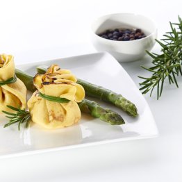 Cestini di crespelle agli asparagi