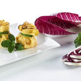 Cestini di crespelle al radicchio