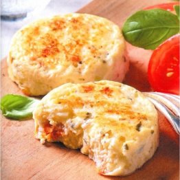 Tortino con formaggio, spinaci e peper.
